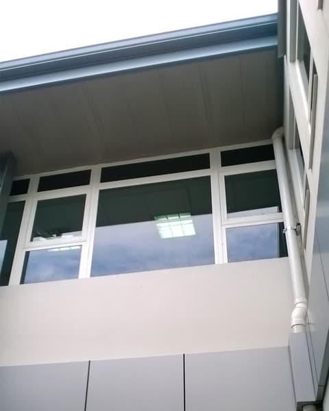 Gallery 7, Awning Pushout